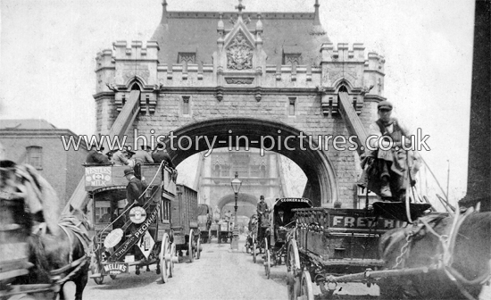Tower bridge, London. c.1902